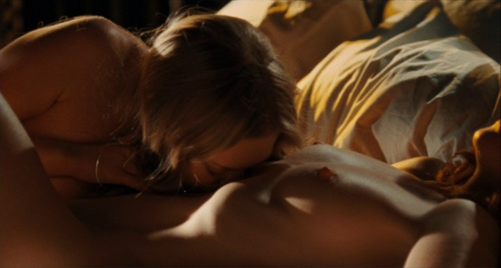 Amanda Seyfrid is erotic