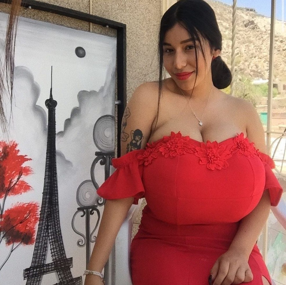 Fernanda Aville in underwear