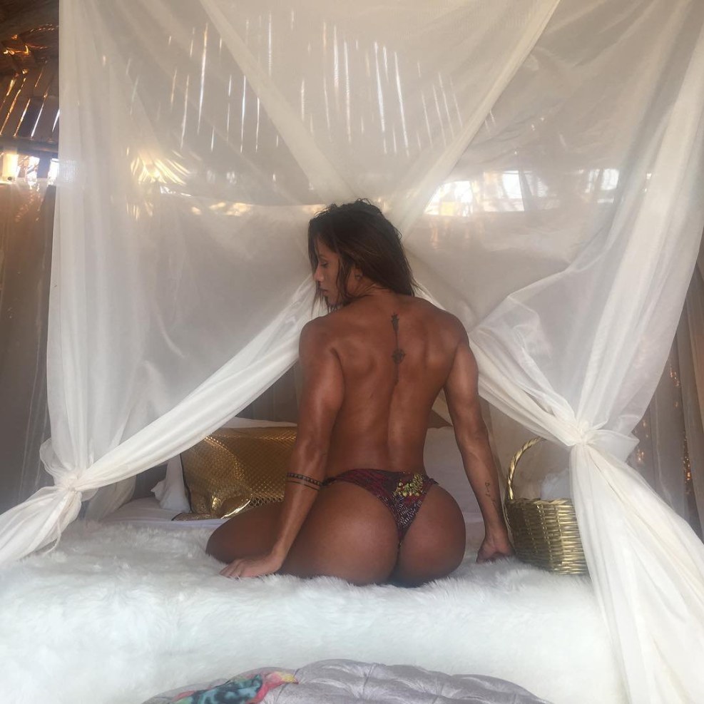 Fitness model Sonya Isaza naked