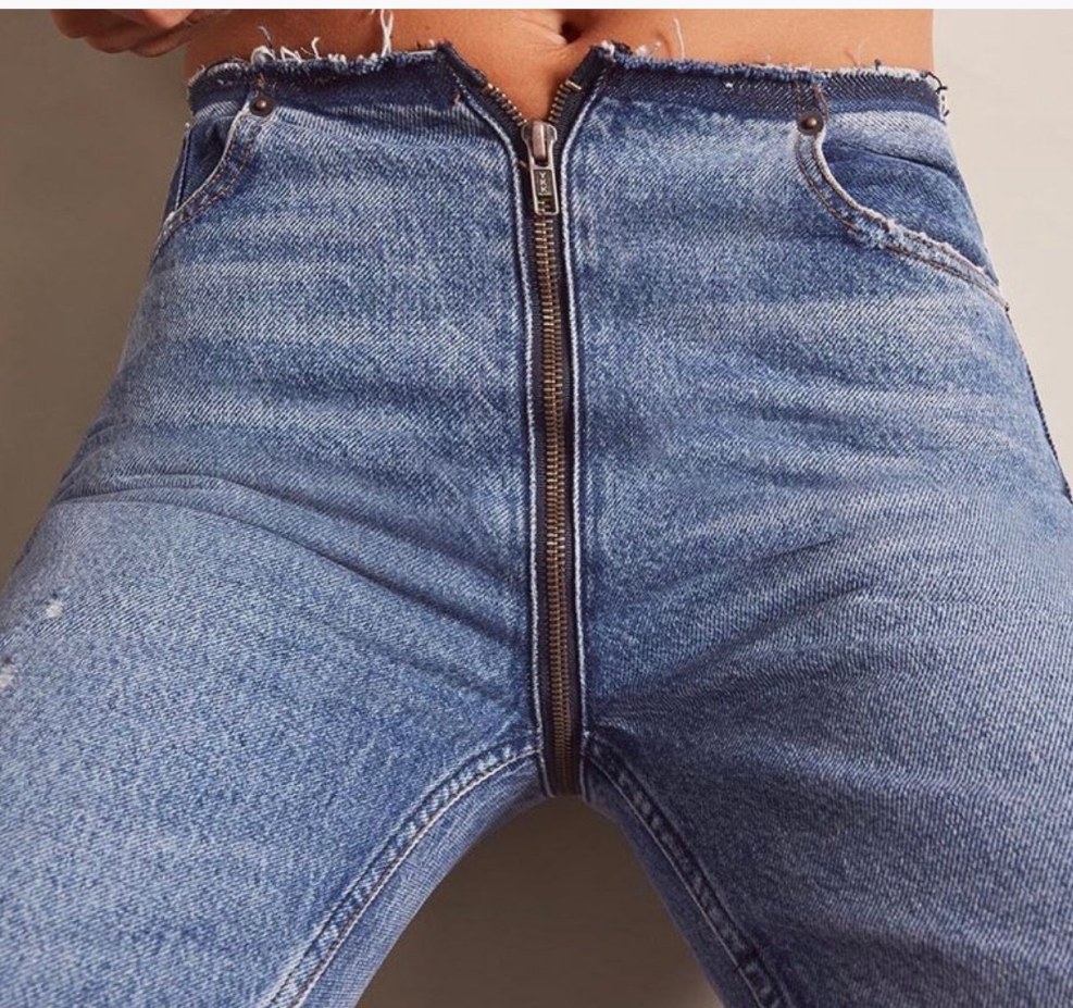 Jeans with lightning on the buttocks