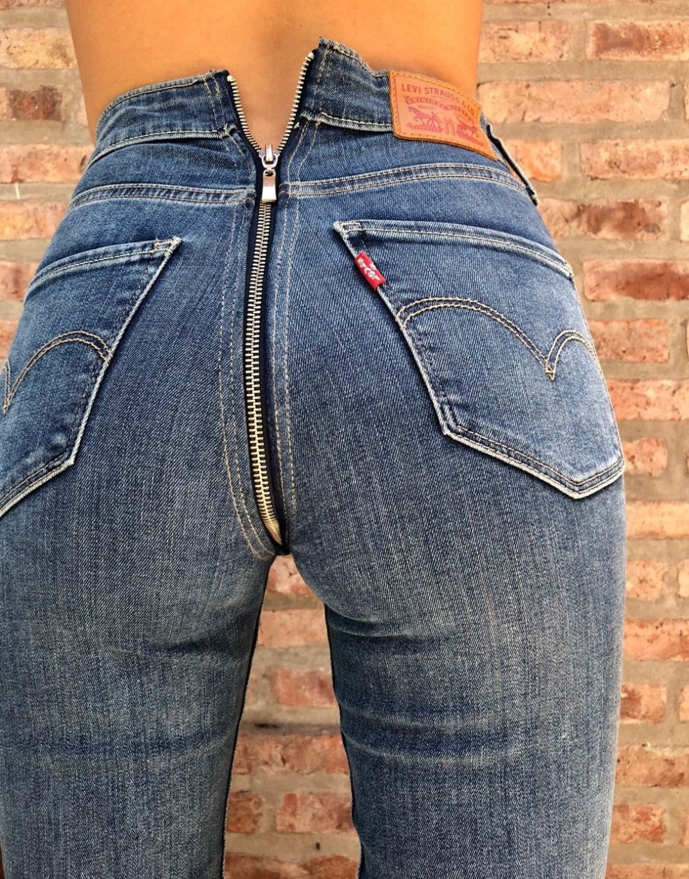 Jada Stevens in jeans