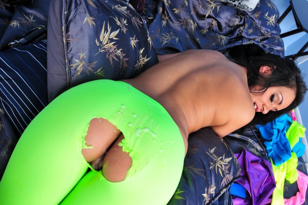 Pornstar in leggings