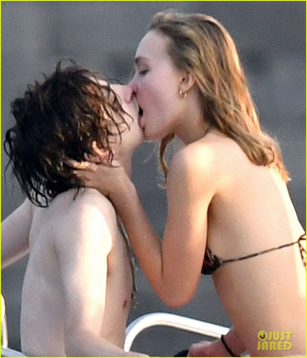 Lily-Rose Depp naked