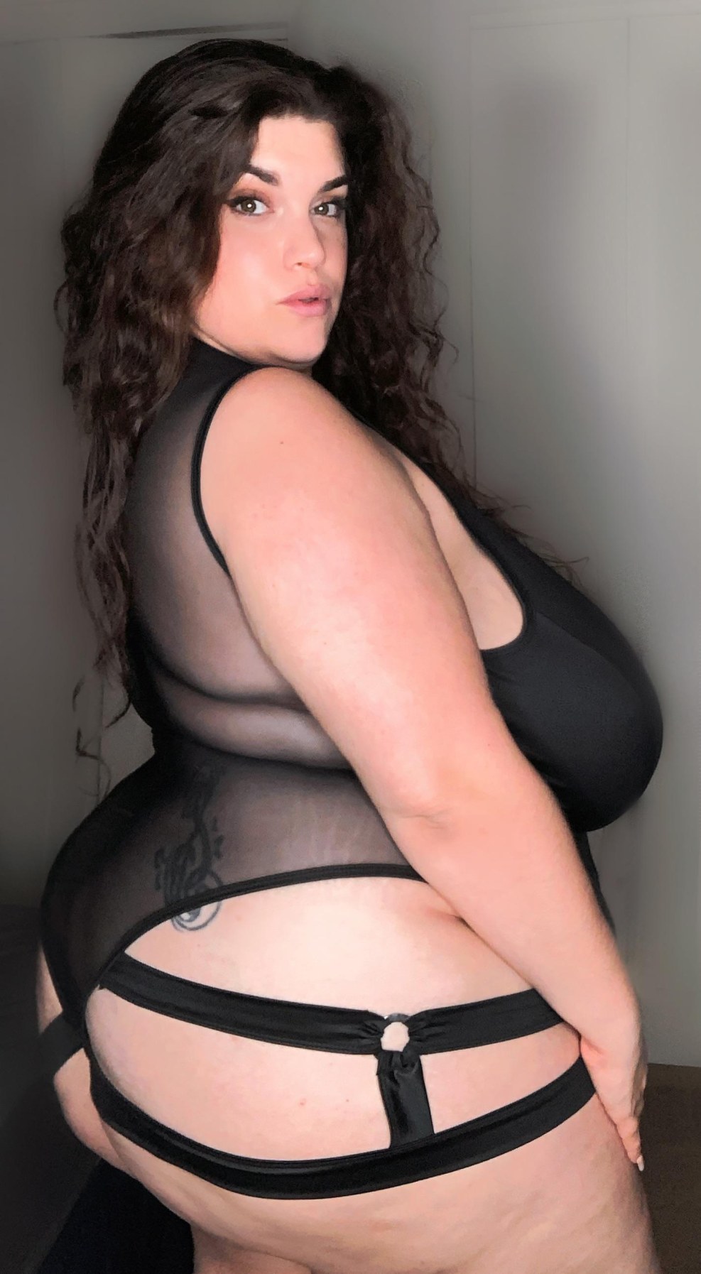 Jenifer.jane.and.aria.logan.cum.swapping.college.cuties.xxx.2160p