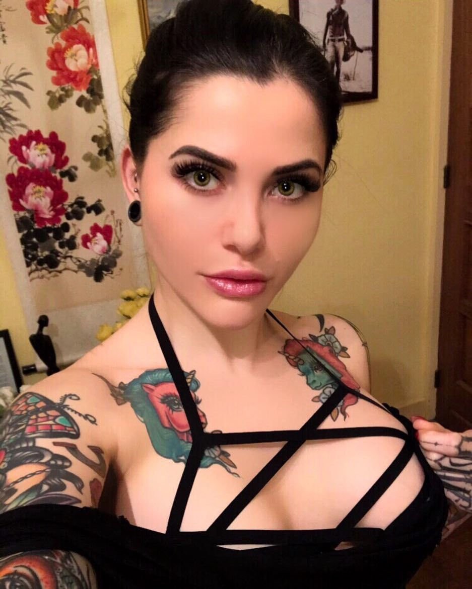 Aurore Pariente (60 photos)