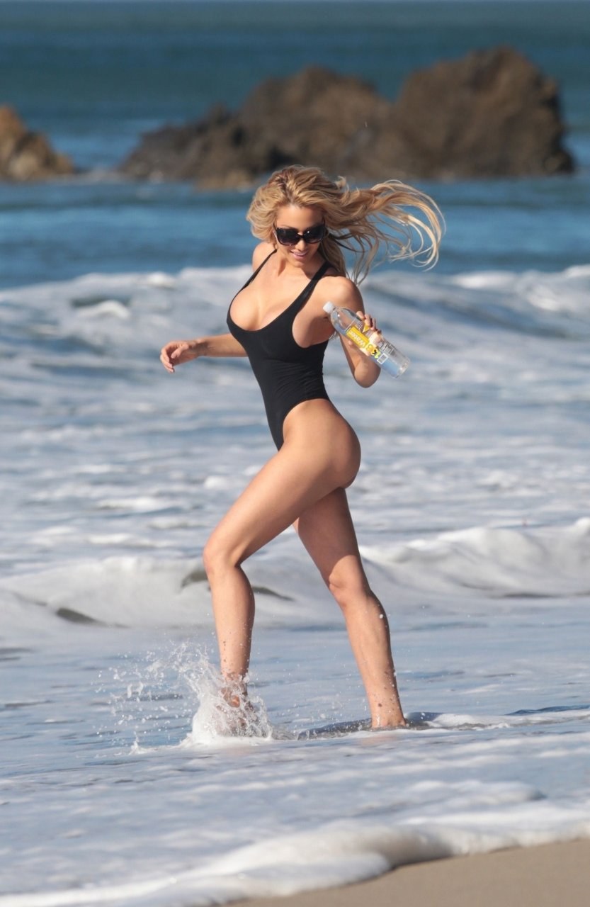 Wallpaper on the phone android sindy sierot naked