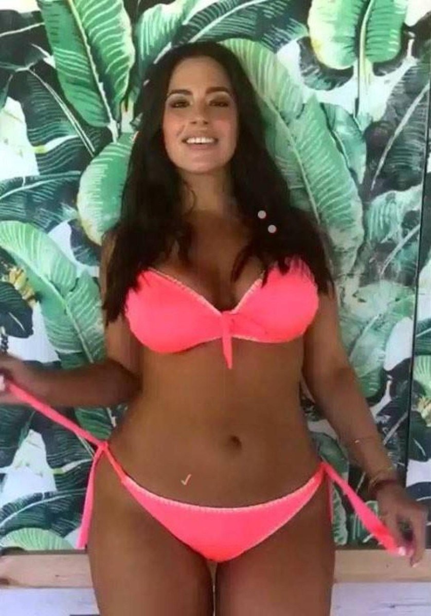 Carla Brasil Cruising (60 photos)