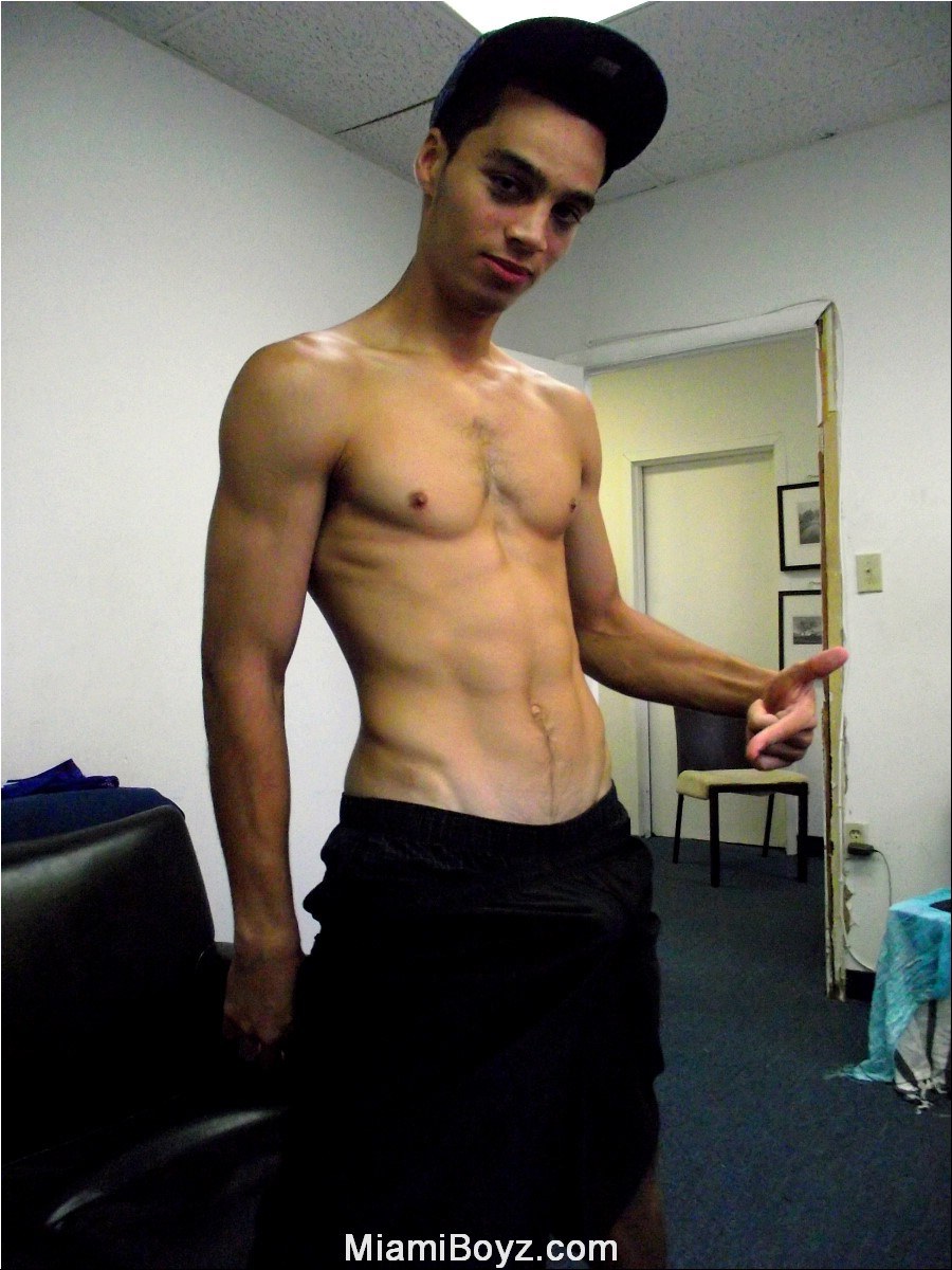 Cute Latin Twink Mariano Gomez Jacking Off Dick