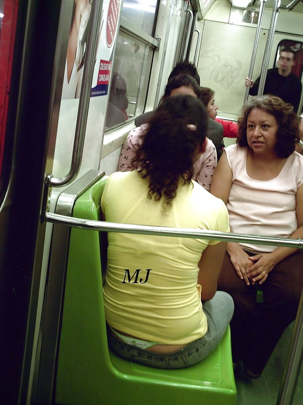 Touch in Metro (62 photos)