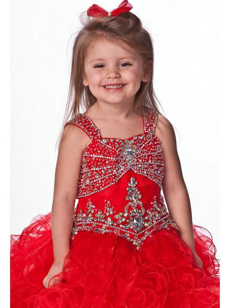 Candice Swereinfol in stockings