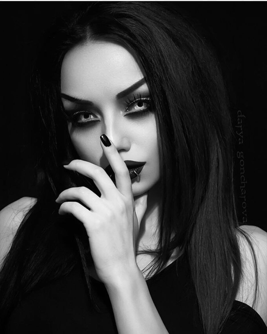 Vladimir Mishukov and Daria Moroz bed scenes