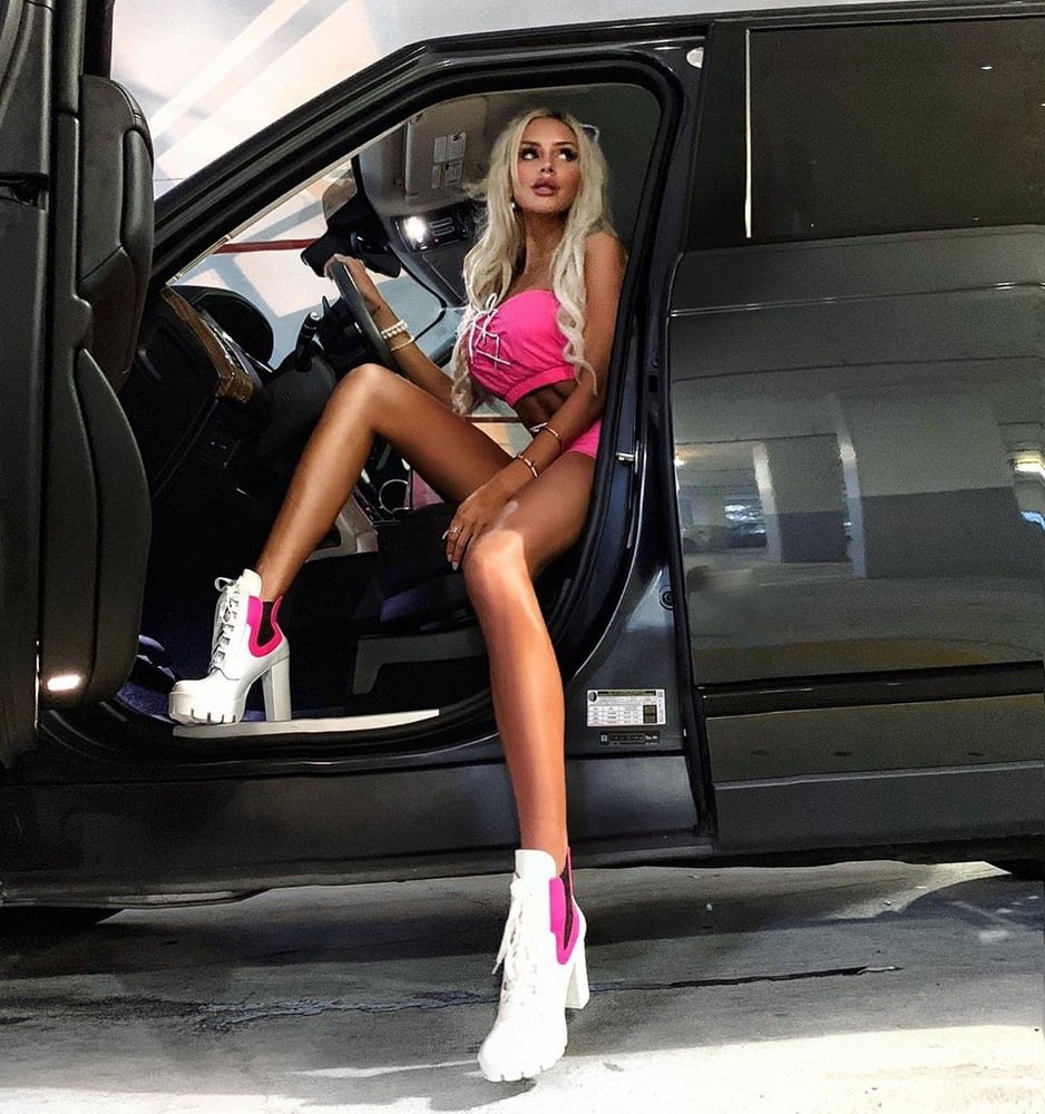 Candy Charms Bimbo Latex