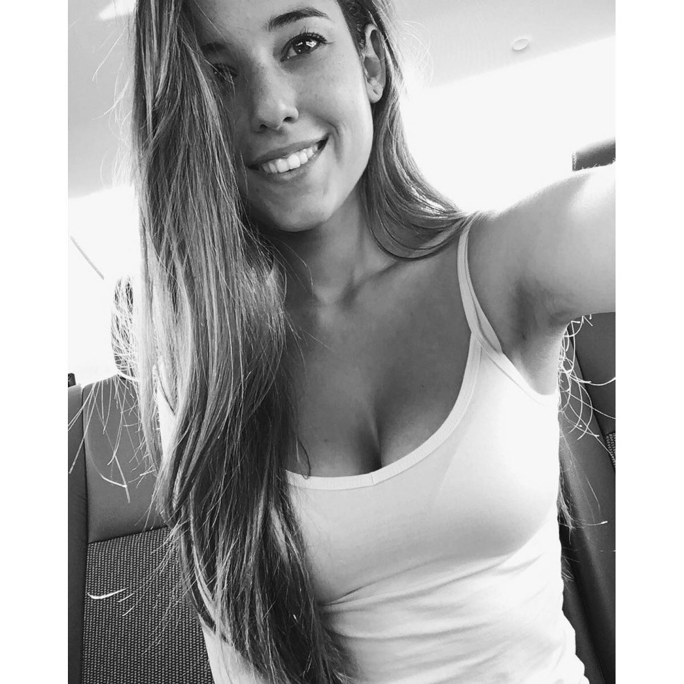 Angie Varona (Angie Varona)