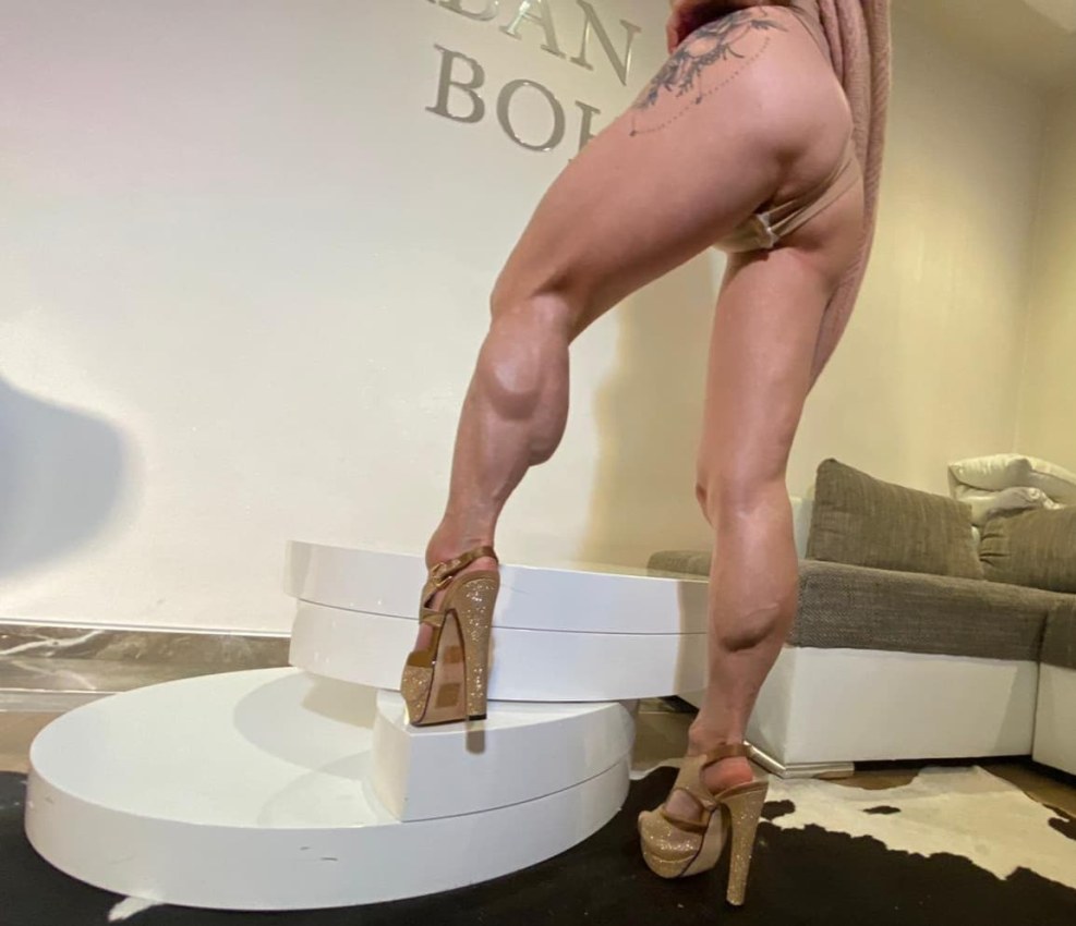 Asian Transsexuals with Muscular Legs Calves squat