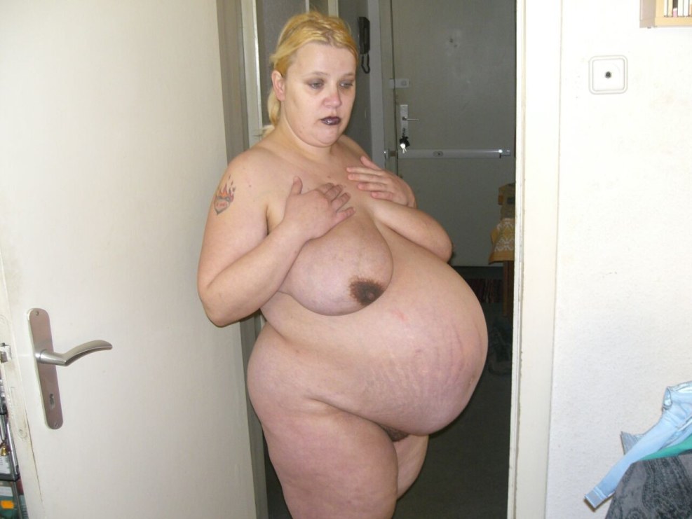 Naked mature pregnant women