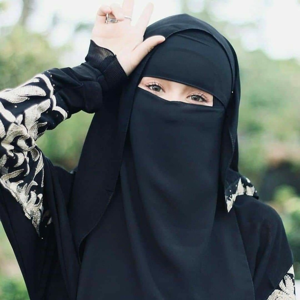 The smile of anime Muslim