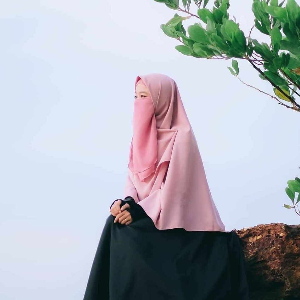 Lowered the Muslim's face