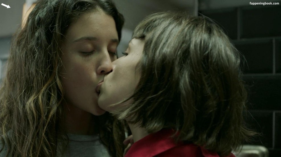 Maria Pedrasa Paper House