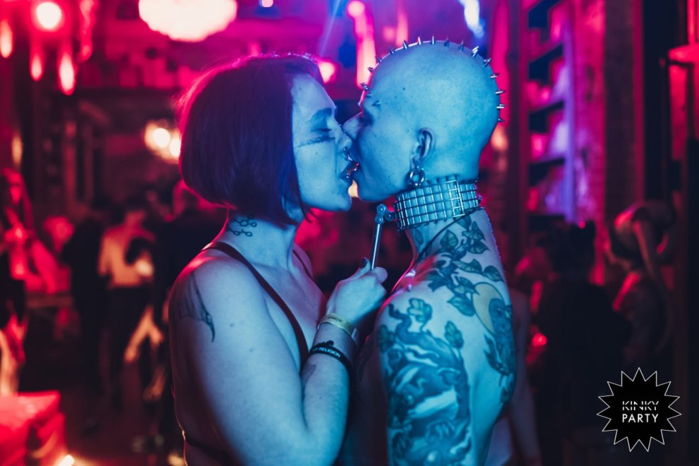 Taya Kinks of the party