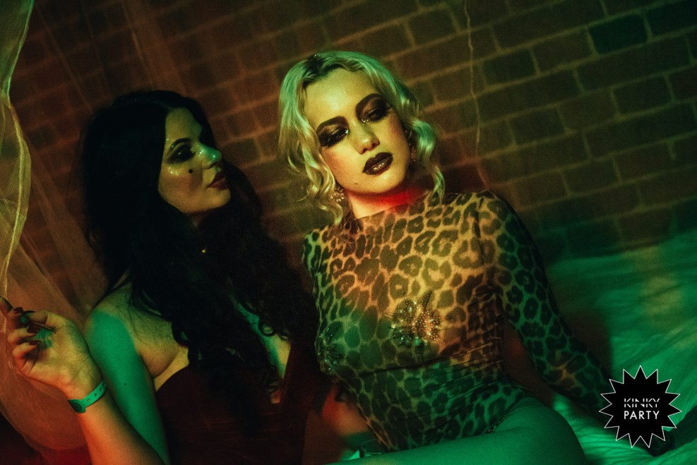 Kinky Party White December 19