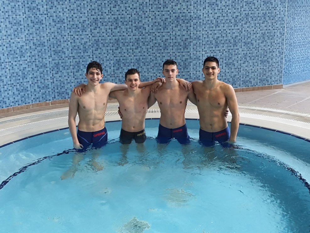 Syntactic analysis of a sentence along the banks of the river grow aspen