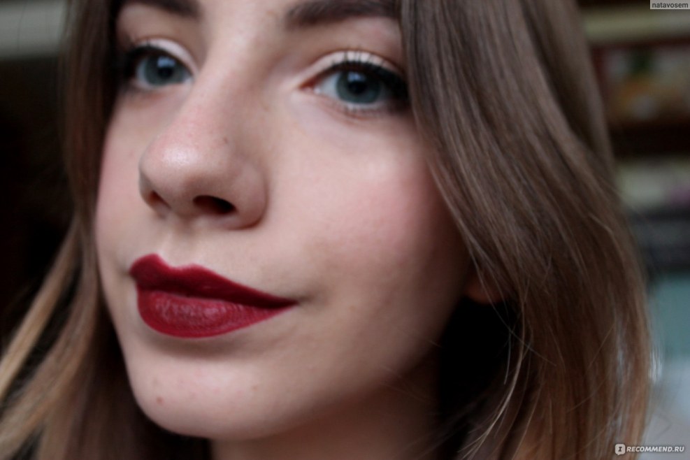 Divine Wine lipstick Aivon