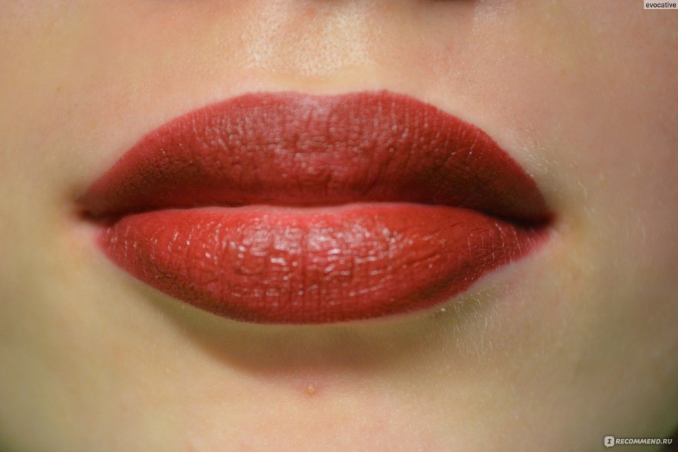 Divine Wine lipstick Aivon