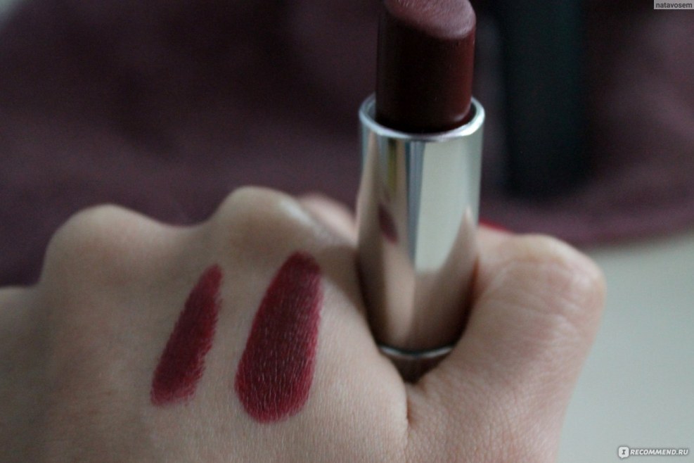 Lipstick Mark Divine Wine Avon