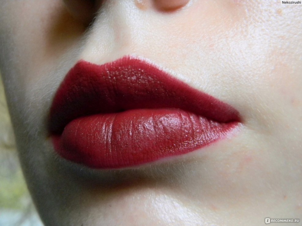 Maybelline 975 Divine Wine