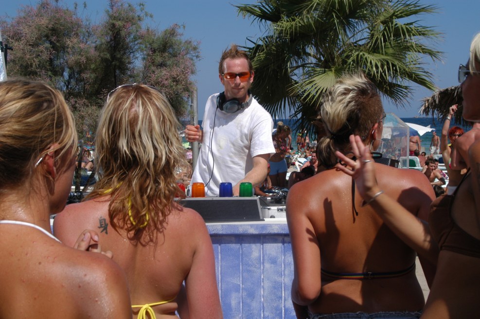 DJ Frankie Wilde I NEED To Feel Loved