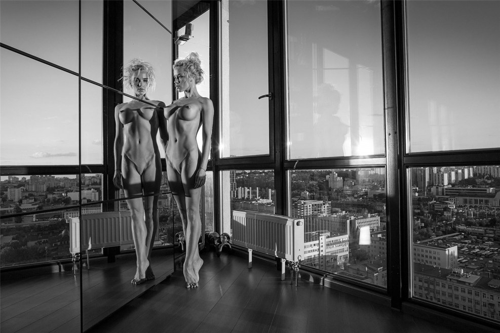 Lara Frost porn actress blonde