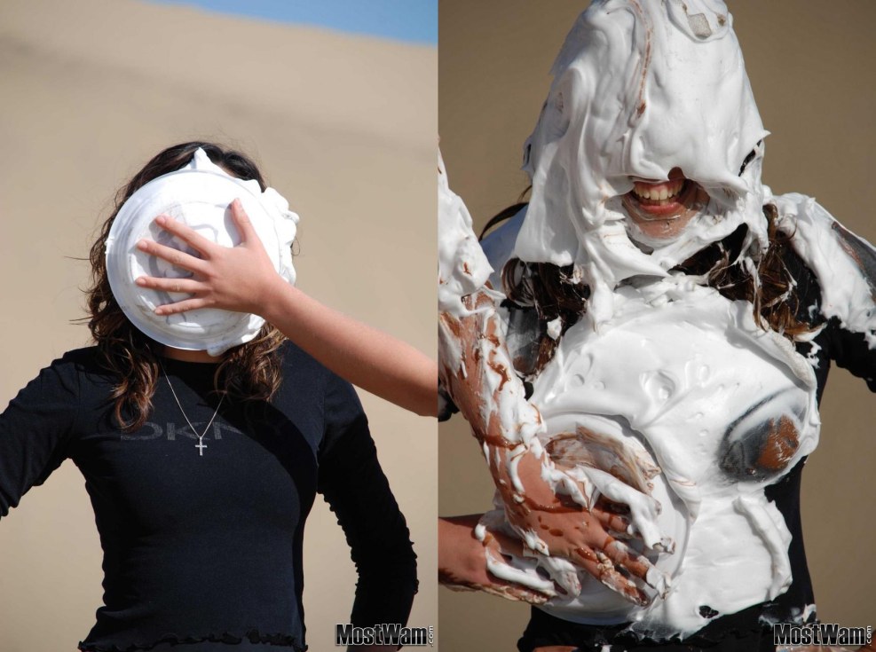 Shaving the breast to the teenager