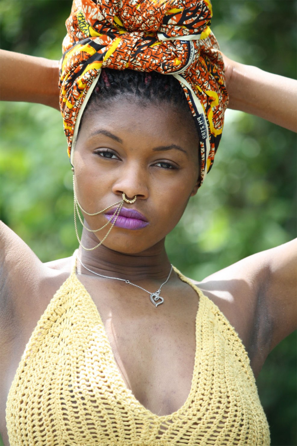 Deep sip in the collar