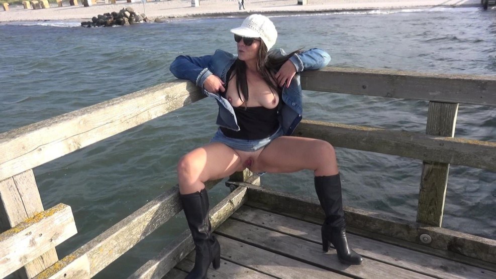 Public lesbian on the street