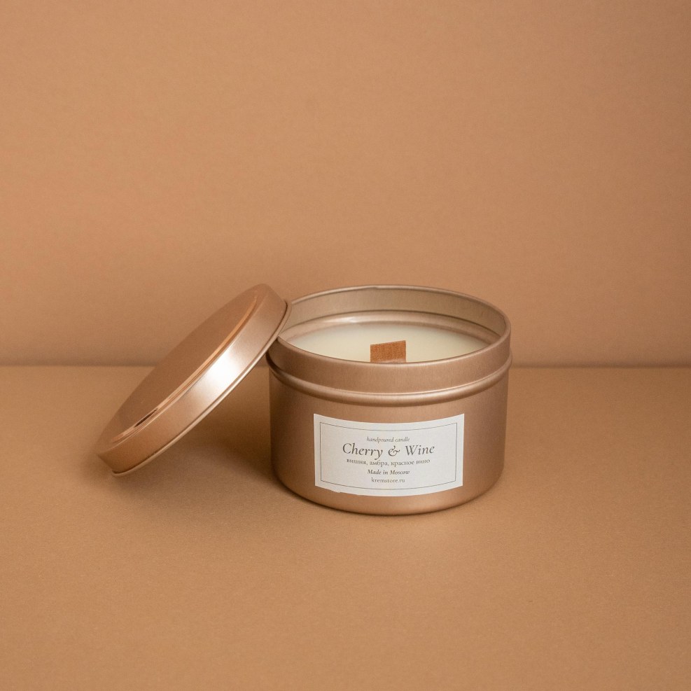 Cherry with cherries in a fixed