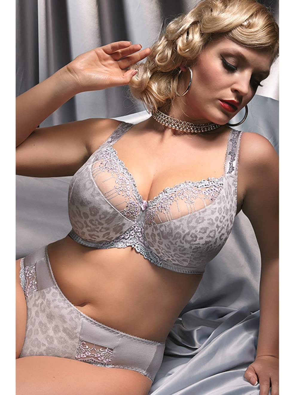 Bust Kris Line (90, D, Coffee)