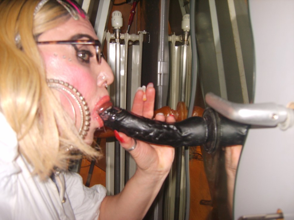 Eddison Belgium with XXX GIF Negro