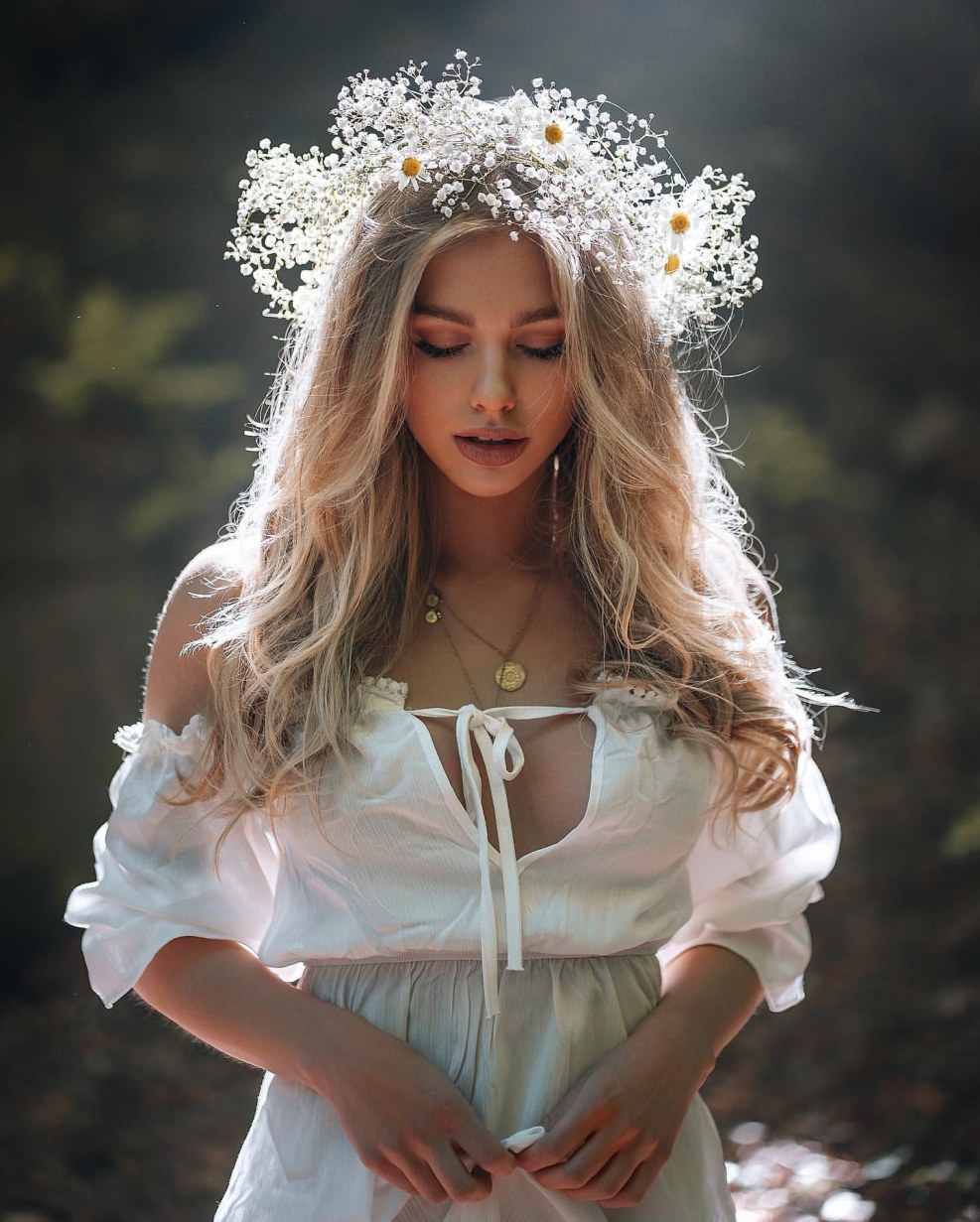 Alex Collins Model in Nizhny