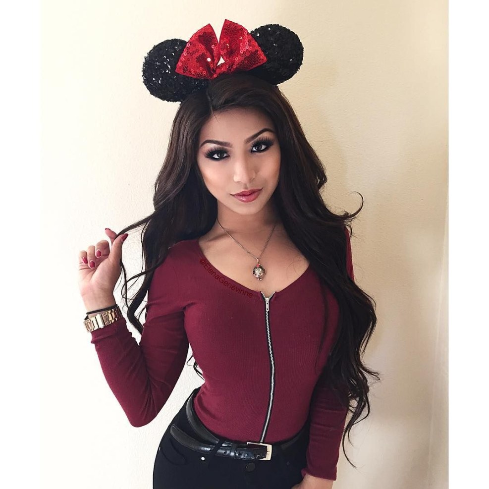 Elena Genevinne photo with a bat