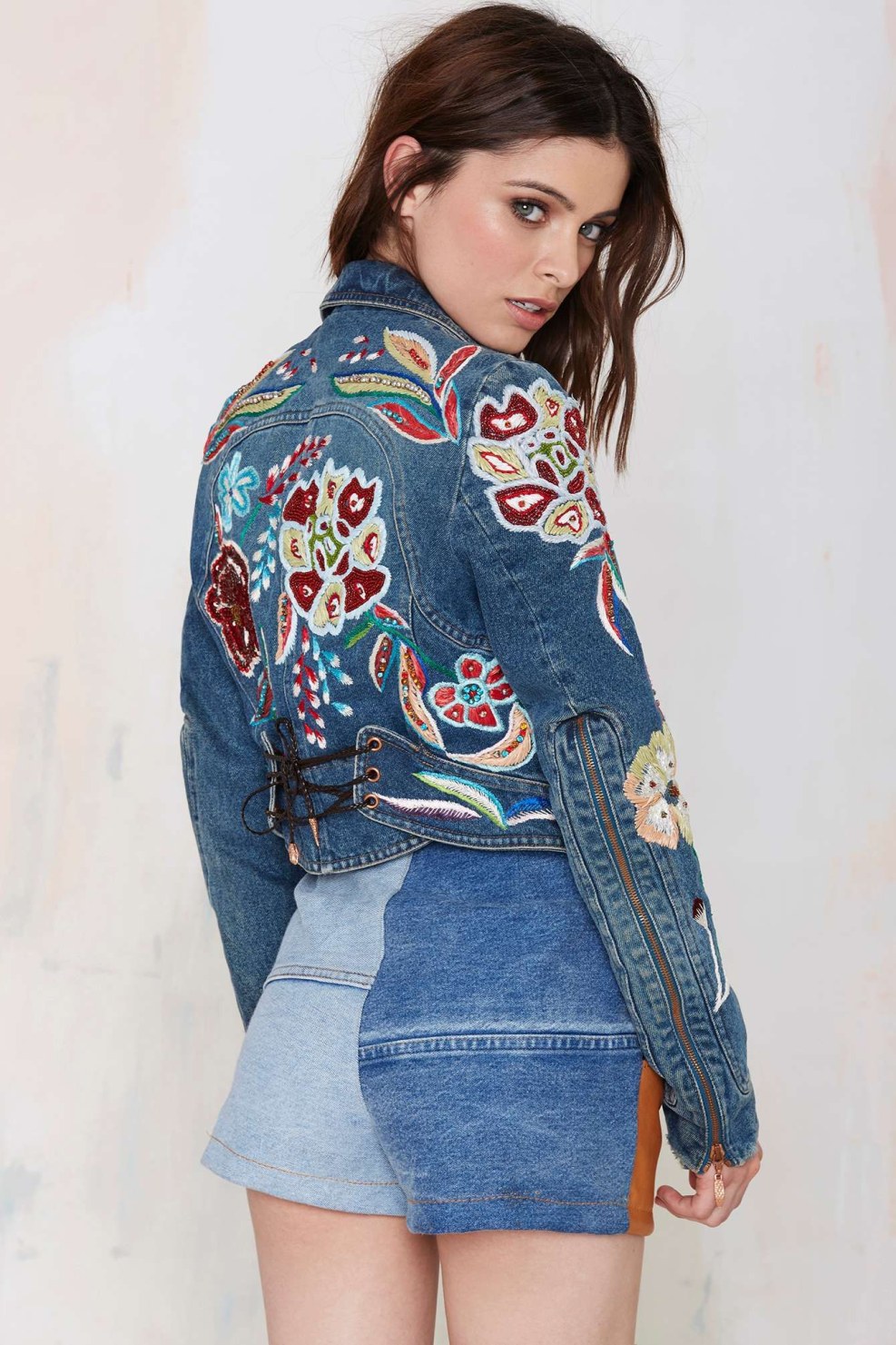 To paint a denim jacket