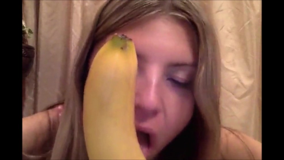 Miss Banana Double penetration