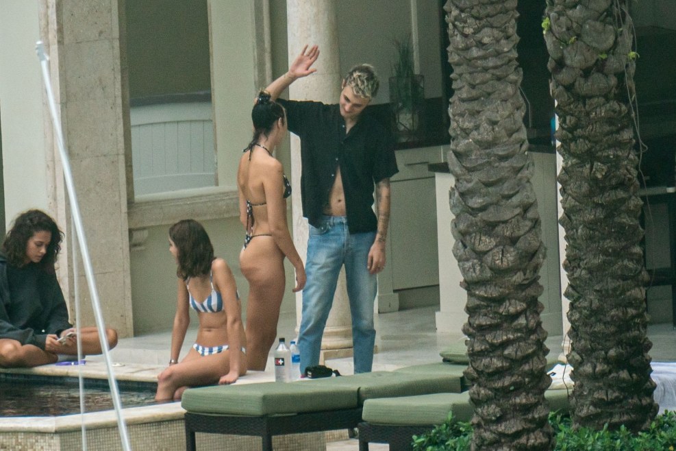 Dua Lipa on Stage Show Pussy