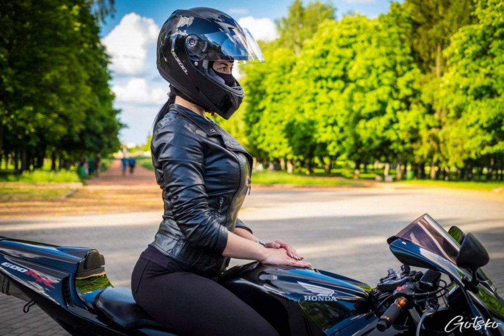 Kavasaki ninja 300 Girl