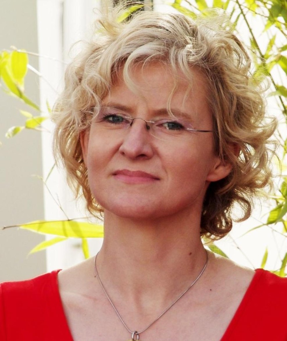 DJ Twins Anna and Christina