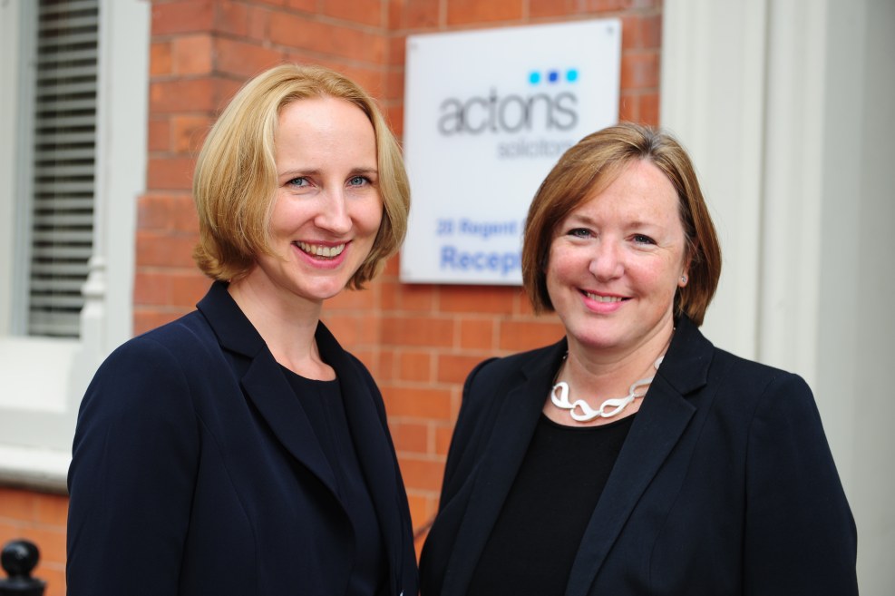 Courtesan Annabel - British and Blonde Nyuporn