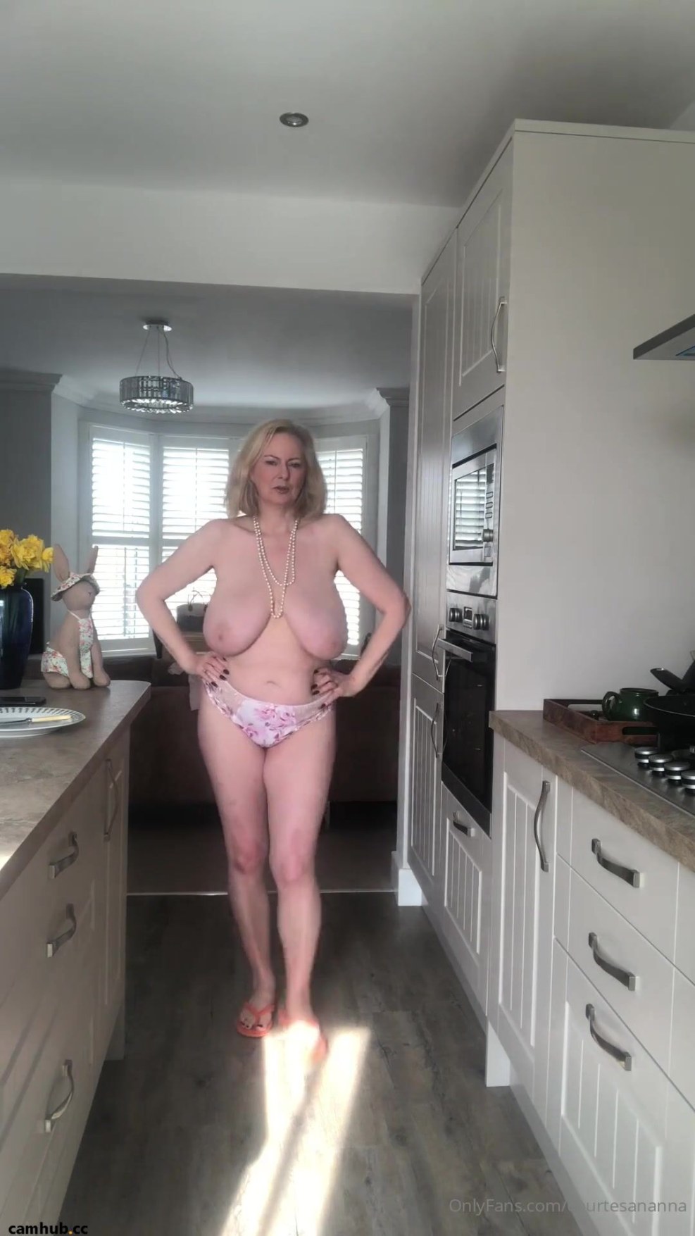 Courtesan Annabel Anal Pornovideo