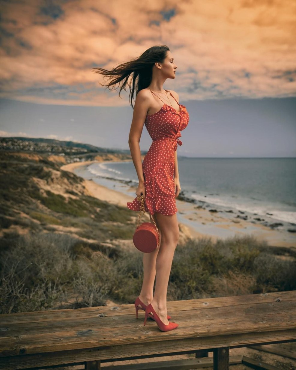 Natural breasts in a T -shirt