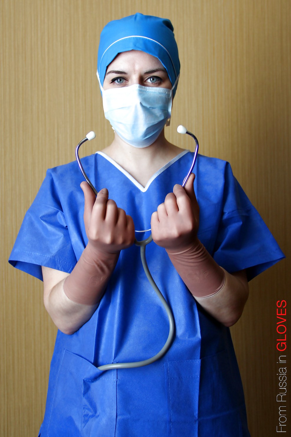 Medotysh in surgical gloves