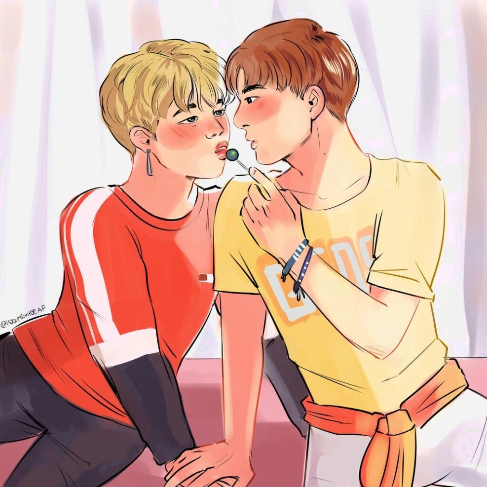 Yunmins sleeping in bed art king