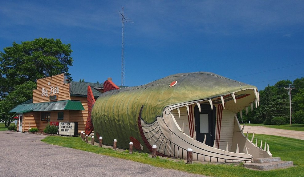 Roadside Attracts translation